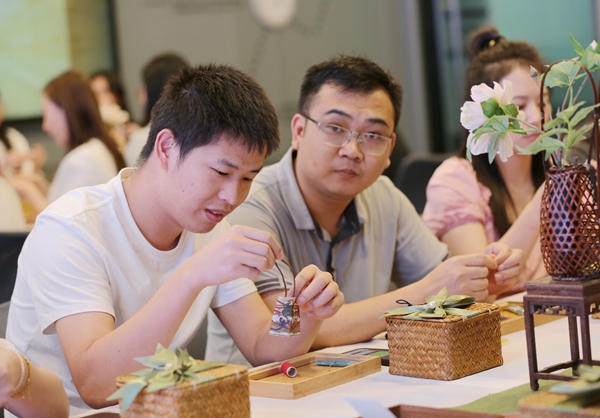 1G4A2639_¸±±¾.jpg 1G4A2639_¸±±¾.jpg